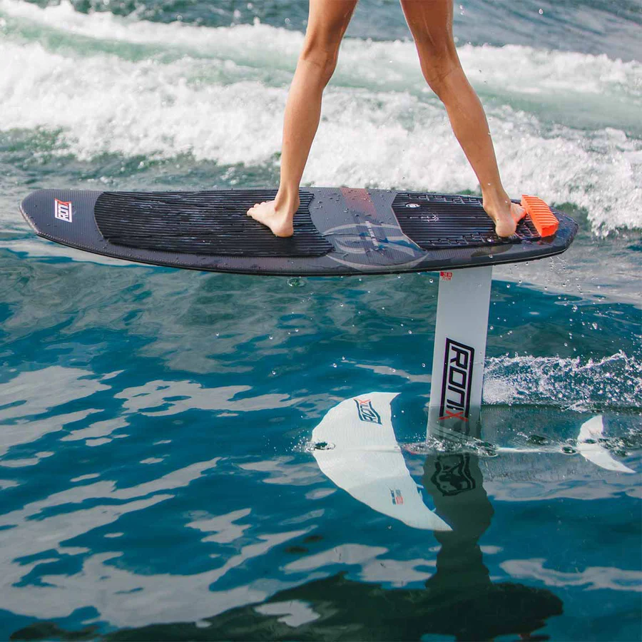 Ronix 727 Foil Board w/ Fluid Mast 28" and Balance Wing 1600 3 Ronix 727 Foil Board w/ Fluid Mast 28" and Balance Wing 1600 - Image 3